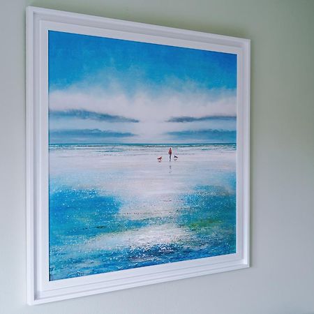 Beach Retreat With Hot Tub Sleeps 8 Prestatyn Exteriér fotografie
