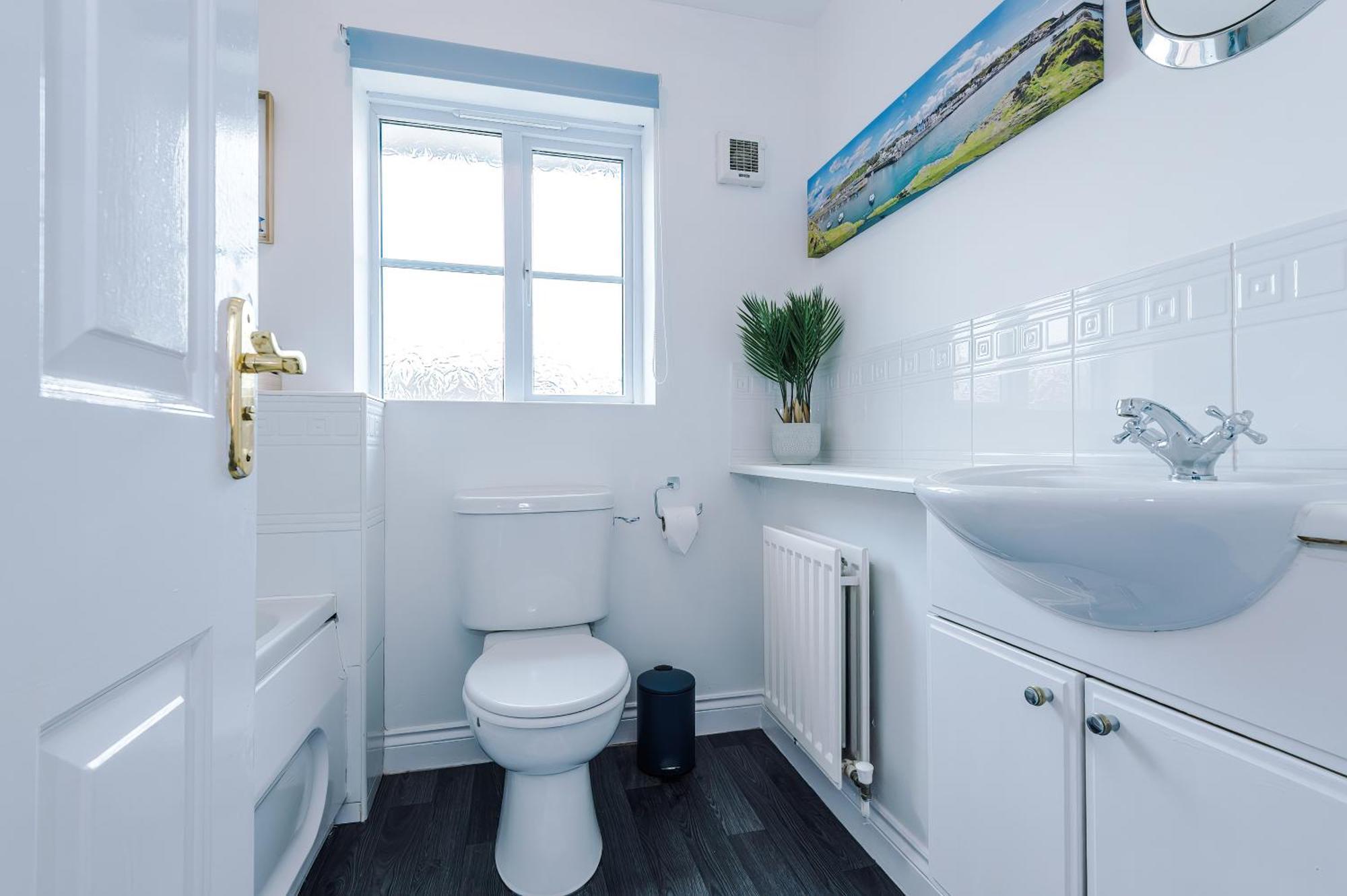 Beach Retreat With Hot Tub Sleeps 8 Prestatyn Exteriér fotografie