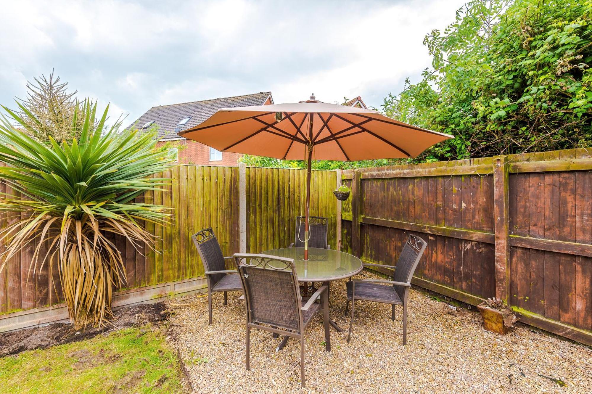 Beach Retreat With Hot Tub Sleeps 8 Prestatyn Exteriér fotografie